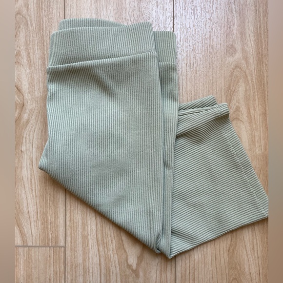 Ribbed Green BikerShort | Size Sm - Picture 1 of 3
